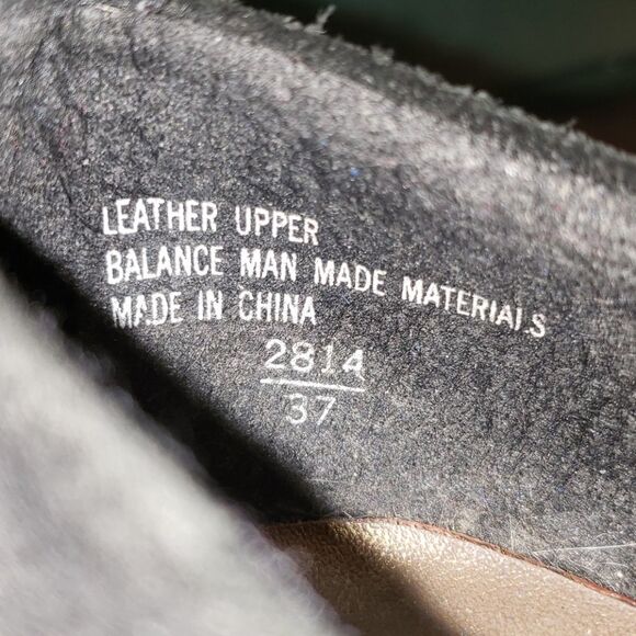 VNTG Black Suede Leather Embossed Heels - Picture 6 of 6